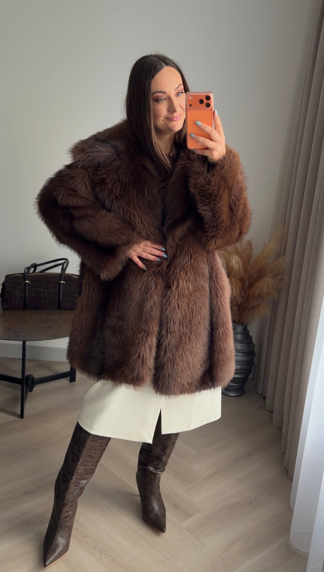Lumina paltas Chocolate Fur