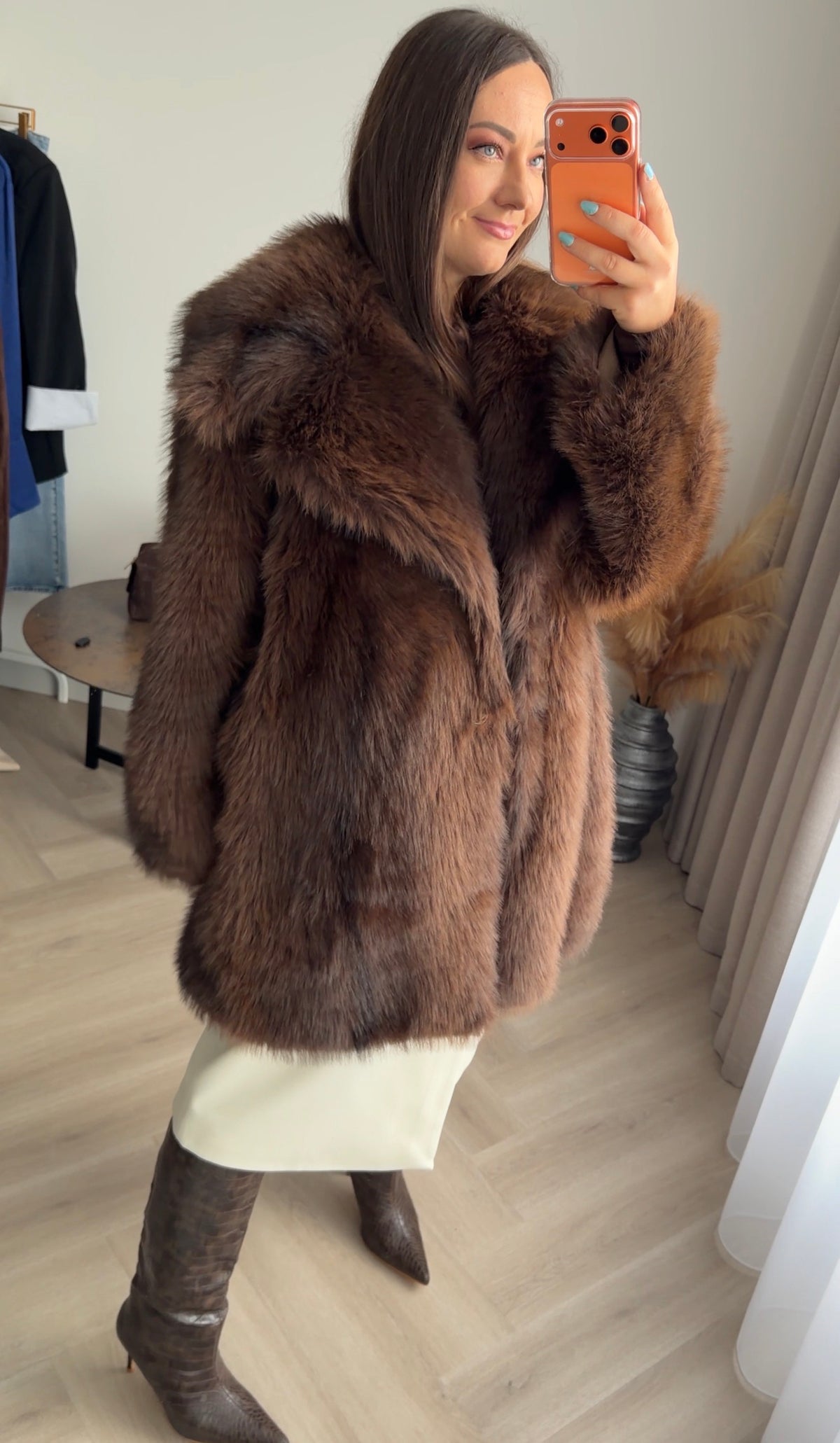 Lumina paltas Chocolate Fur