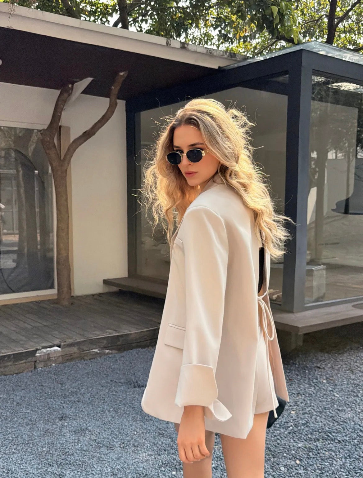 Spring švarkas su skeltuku