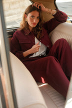 Burgundy kelnės